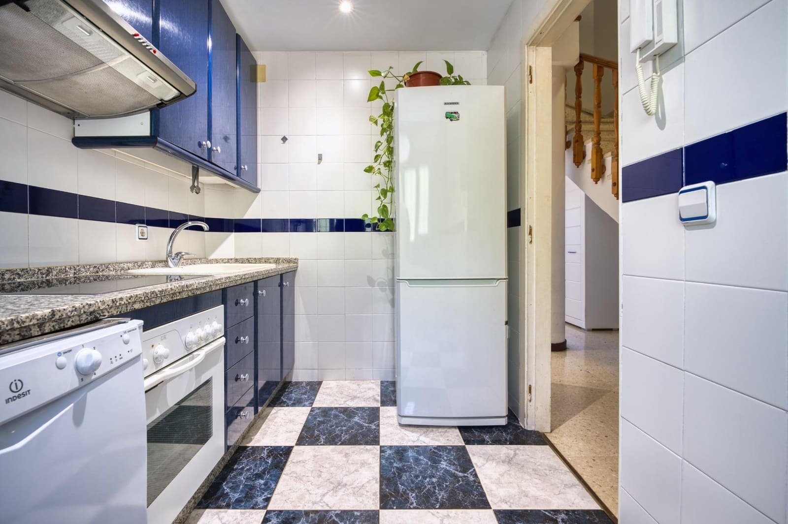 3 bedroom Apartment for sale in Seville city with garage - € 225,000 (Ref: 9780691)