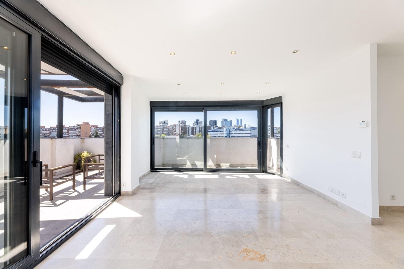 4 chambre Penthouse à vendre à Madrid ville avec piscine garage - 1 500 000 € (Ref: 9784988)