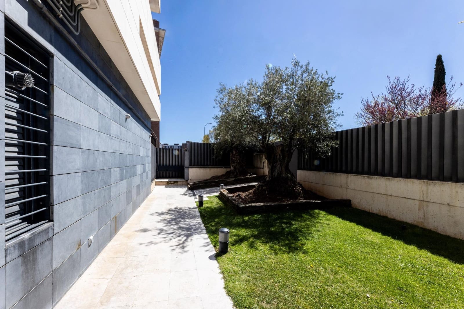 4 bedroom Penthouse for sale in Madrid city with pool garage - € 1,200,000 (Ref: 9784988)
