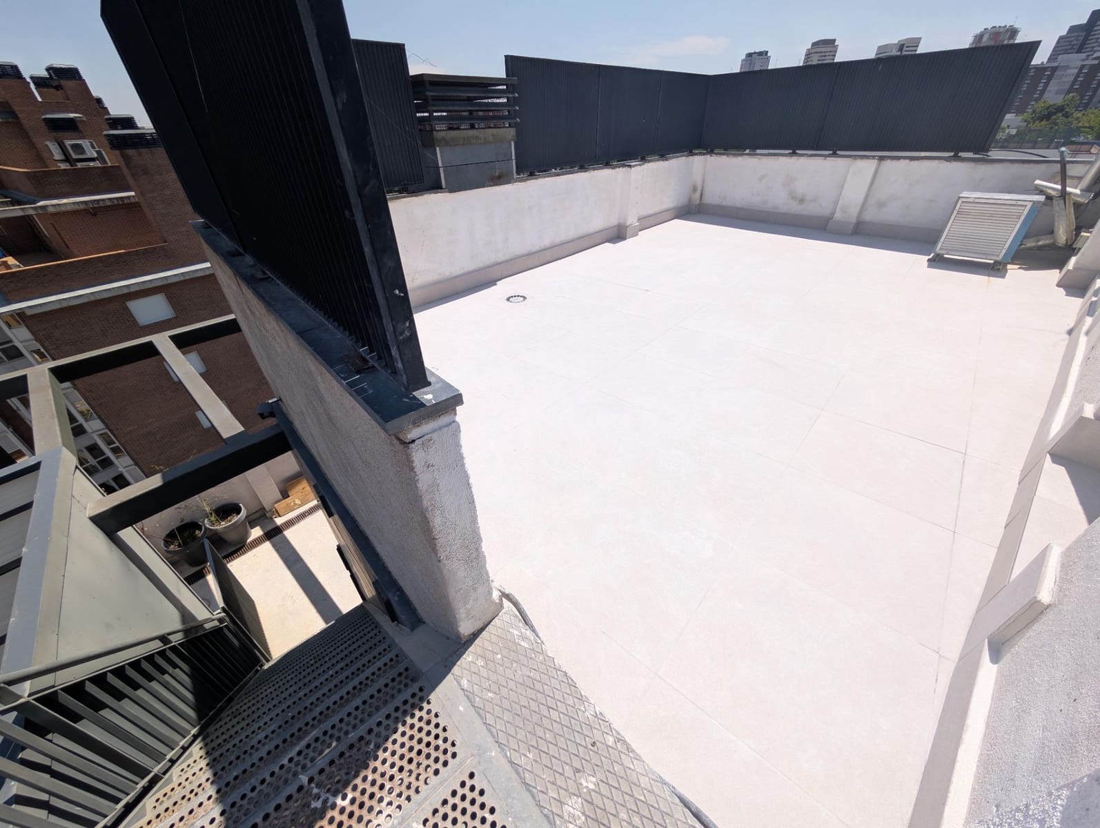4 bedroom Penthouse for sale in Madrid city with pool garage - € 1,200,000 (Ref: 9784988)