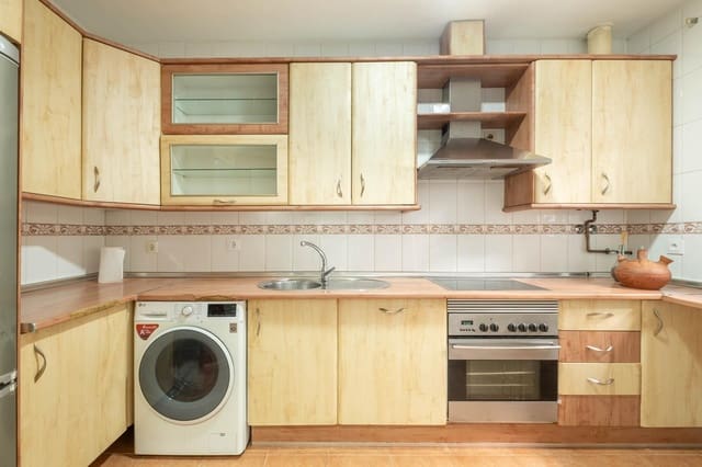 4 sypialnia Apartament na sprzedaż w Miasto Sewilla z basenem garażem - 343 000 € (Ref: 9788503)