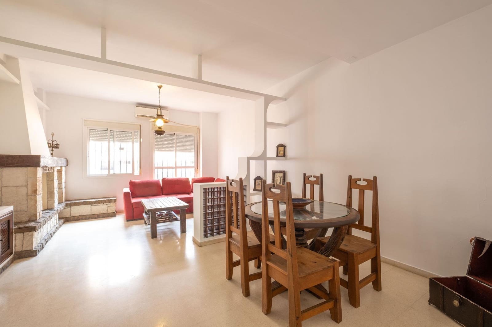 4 sypialnia Apartament na sprzedaż w Miasto Sewilla z basenem garażem - 343 000 € (Ref: 9788503)