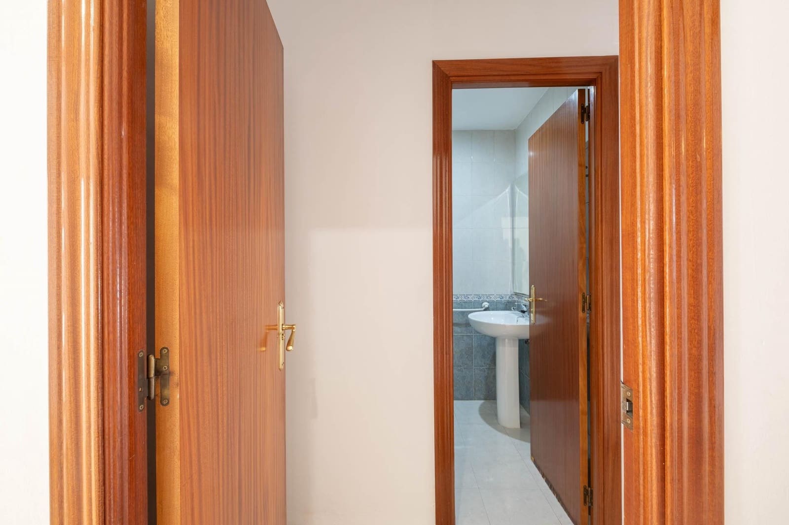 4 sypialnia Apartament na sprzedaż w Miasto Sewilla z basenem garażem - 343 000 € (Ref: 9788503)