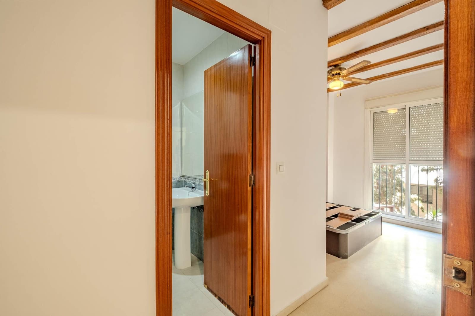 4 sypialnia Apartament na sprzedaż w Miasto Sewilla z basenem garażem - 343 000 € (Ref: 9788503)