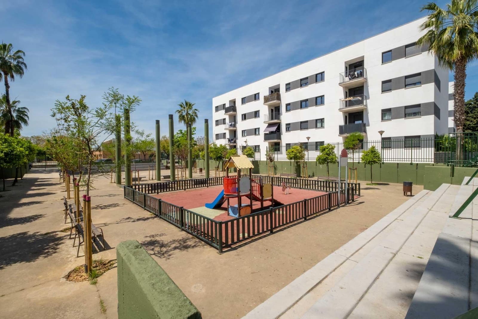 4 sypialnia Apartament na sprzedaż w Miasto Sewilla z basenem garażem - 343 000 € (Ref: 9788503)