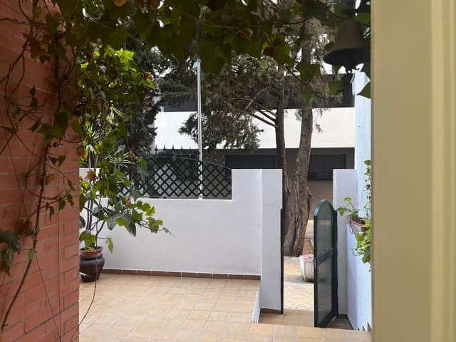 4 Zimmer Apartment zu verkaufen in Sevilla Stadt mit Pool Garage - 299.900 € (Ref: 9788503)