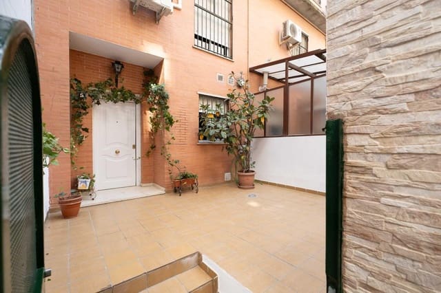 4 Zimmer Apartment zu verkaufen in Sevilla Stadt mit Pool Garage - 299.900 € (Ref: 9788503)