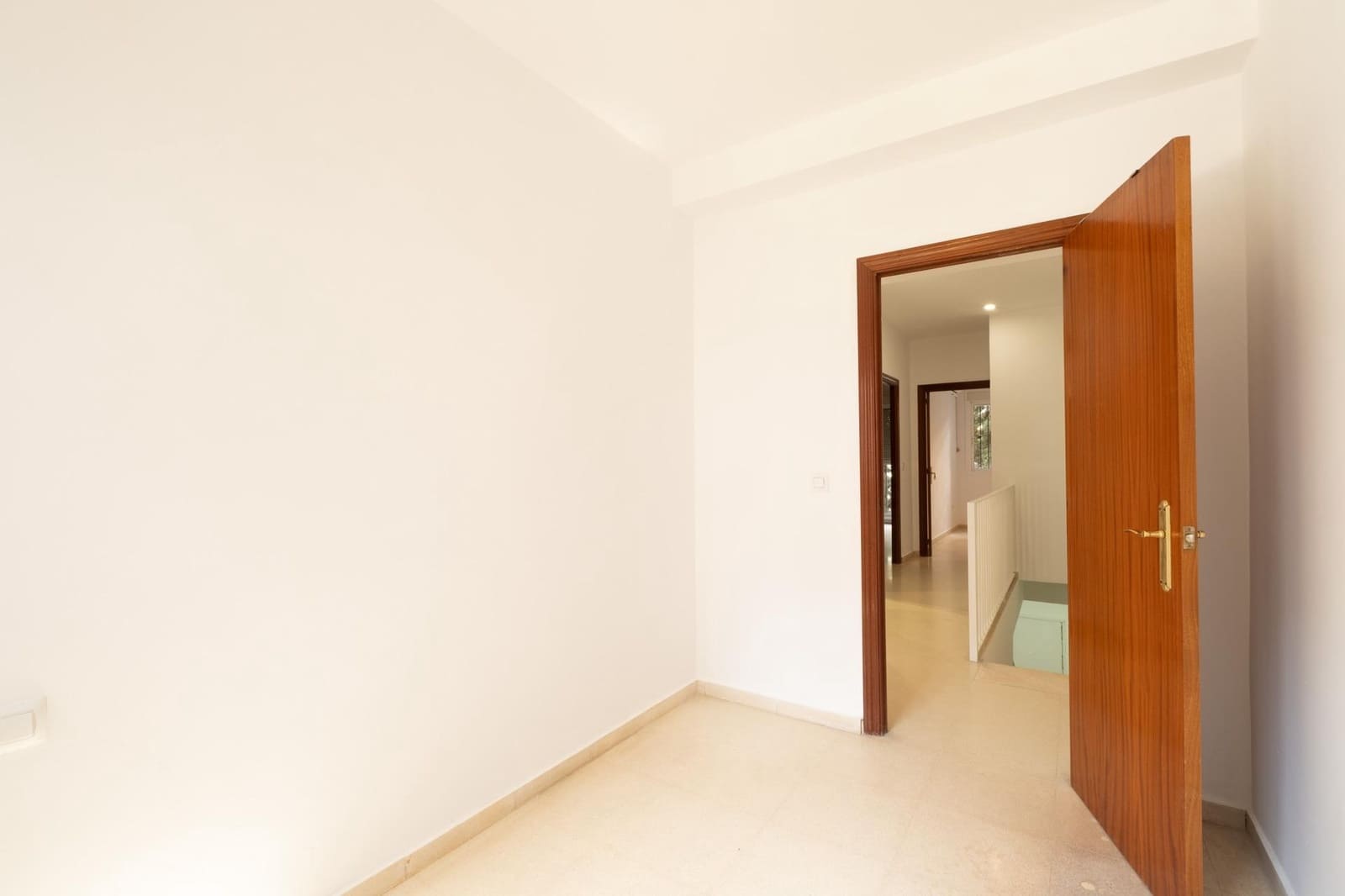 4 bedroom Apartment for sale in Seville city with pool garage - € 299,900 (Ref: 9788503)