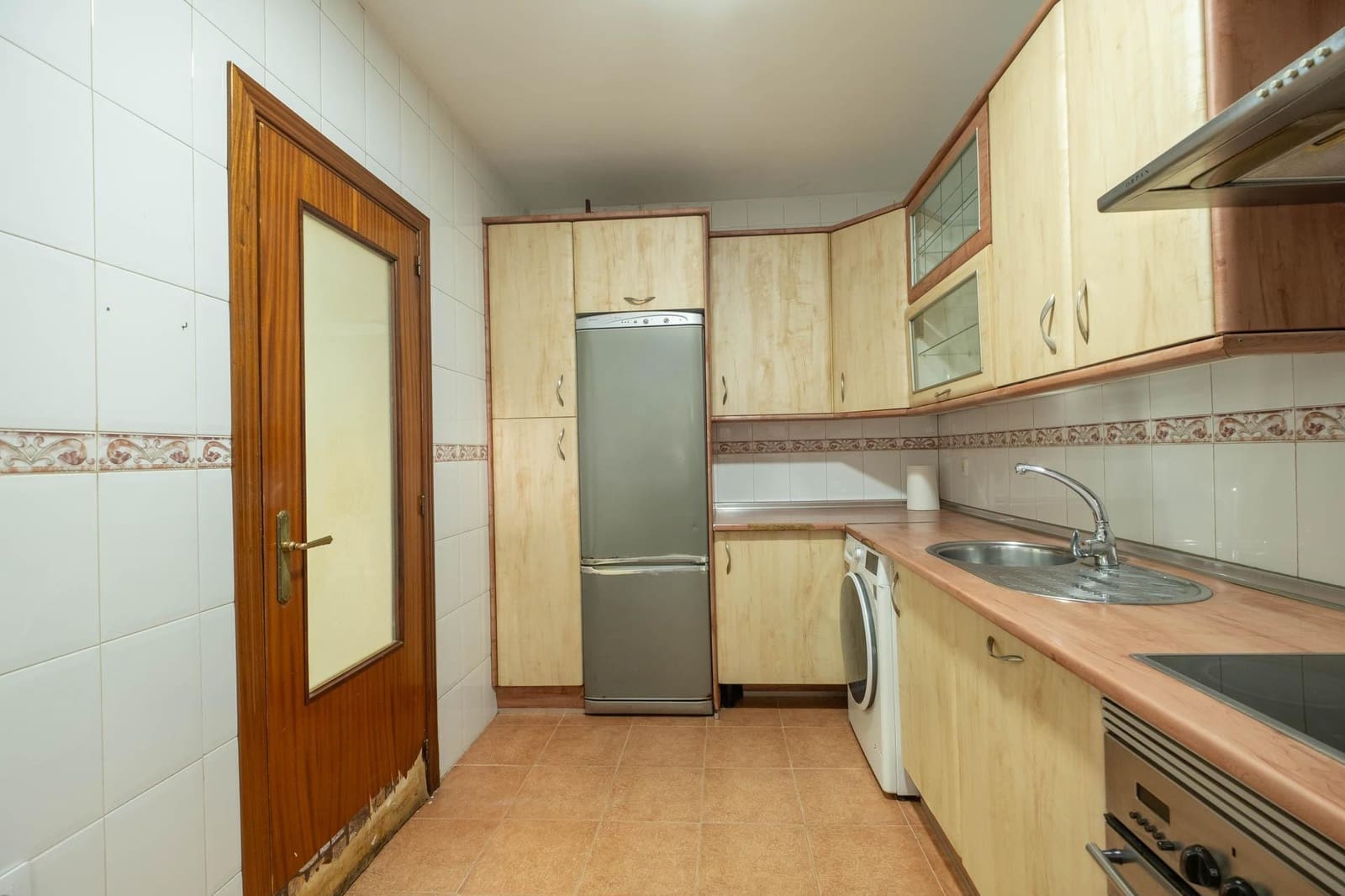 4 bedroom Apartment for sale in Seville city with pool garage - € 299,900 (Ref: 9788503)