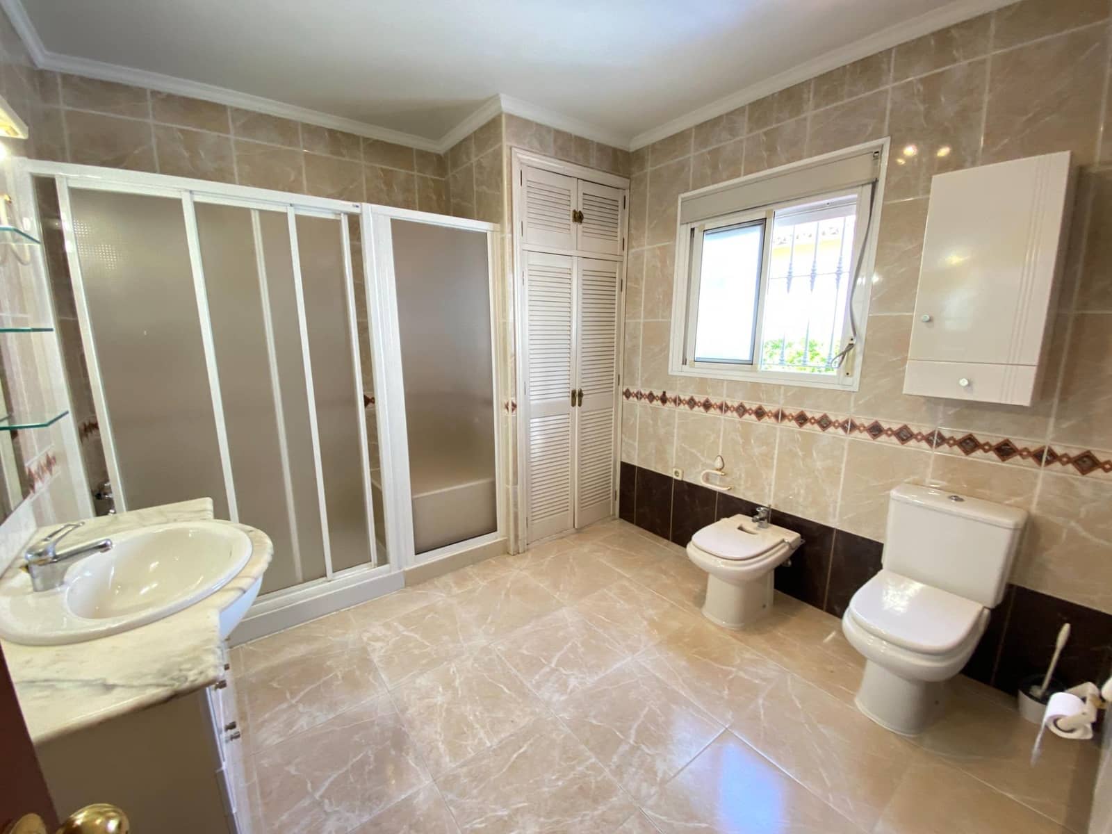 3 Zimmer Reihenhaus zu verkaufen in Camas - 220.000 € (Ref: 9804403)