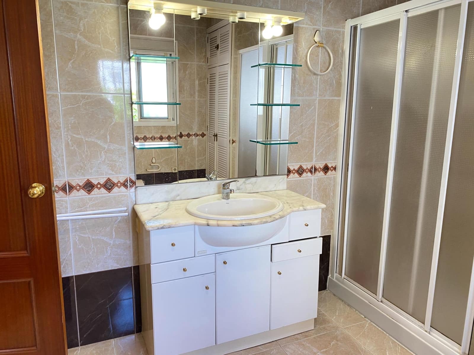 3 Zimmer Reihenhaus zu verkaufen in Camas - 220.000 € (Ref: 9804403)