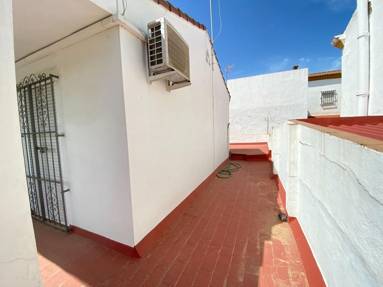 3 bedroom Terraced Villa for sale in Camas - € 220,000 (Ref: 9804403)