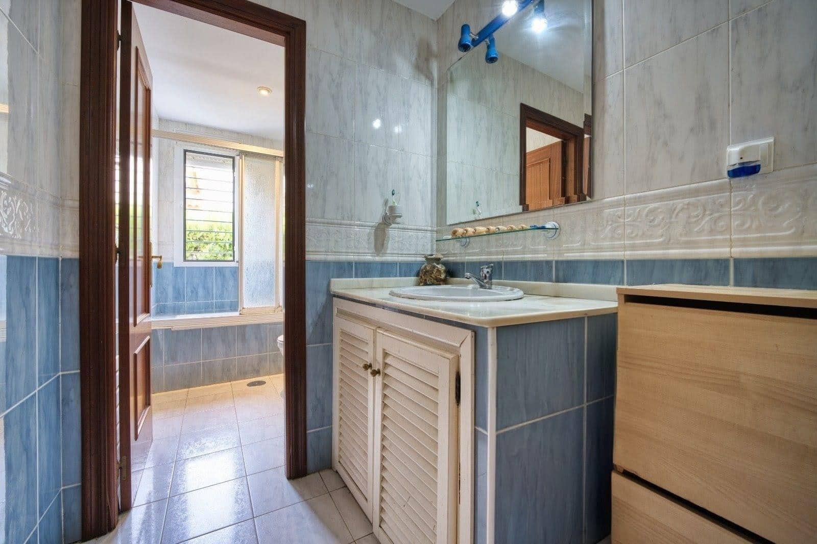 5 sovrum Villa till salu i Espartinas med garage - 380 000 € (Ref: 9804404)