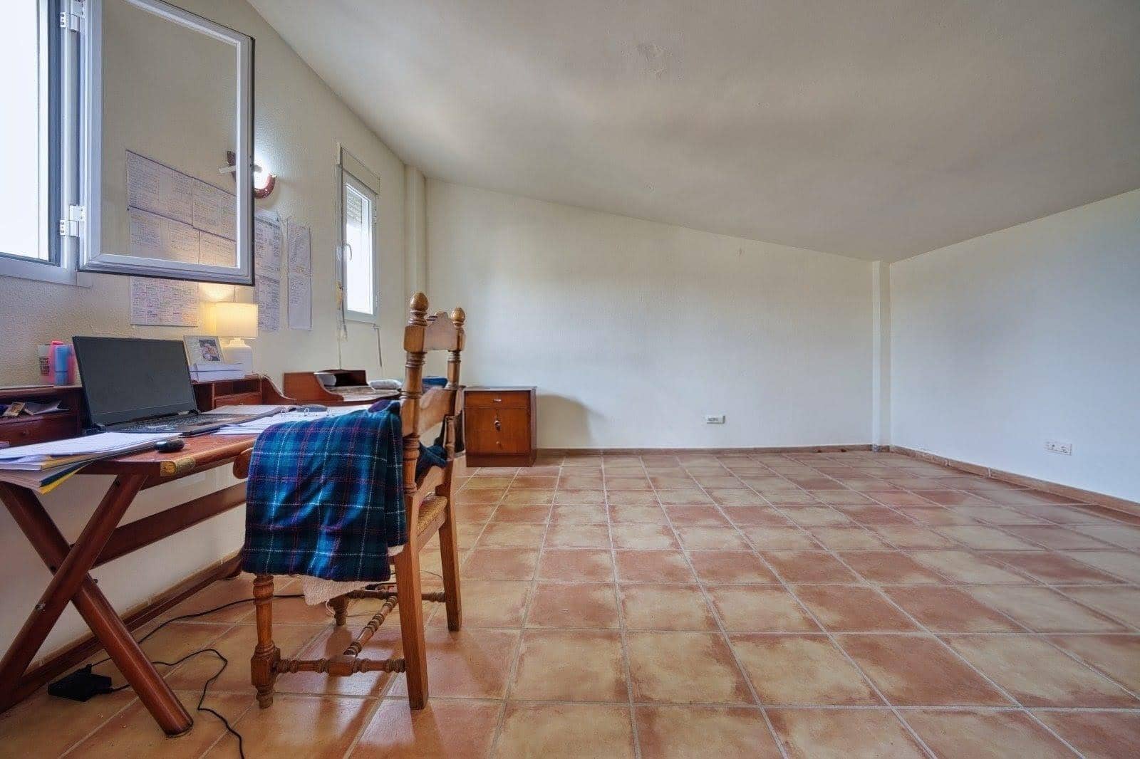 5 sovrum Villa till salu i Espartinas med garage - 380 000 € (Ref: 9804404)