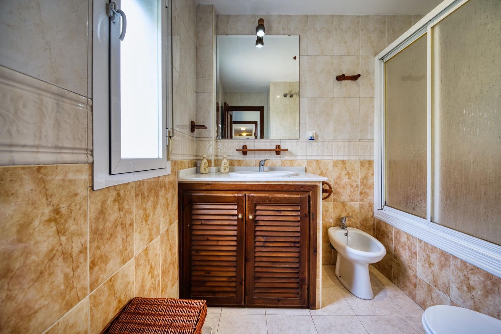 5 sovrum Villa till salu i Espartinas med garage - 380 000 € (Ref: 9804404)