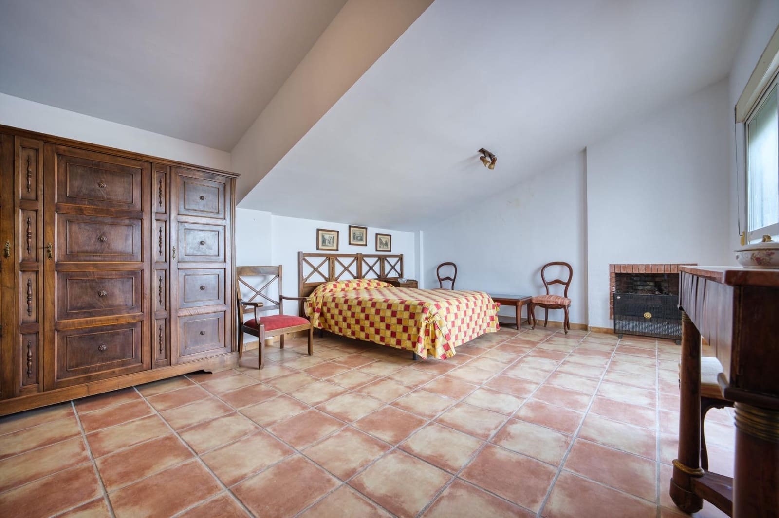 5 sovrum Villa till salu i Espartinas med garage - 380 000 € (Ref: 9804404)