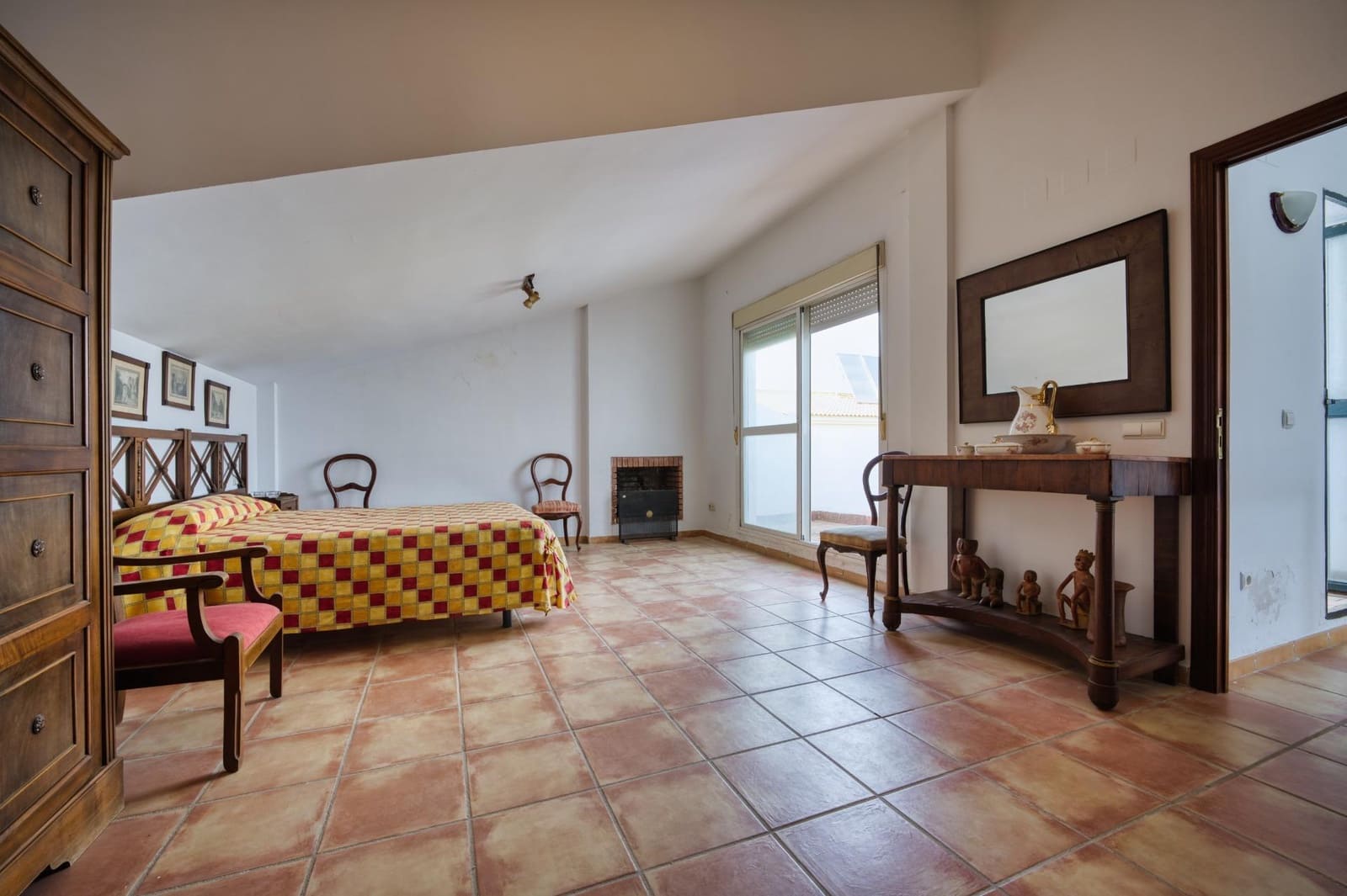 5 sovrum Villa till salu i Espartinas med garage - 380 000 € (Ref: 9804404)