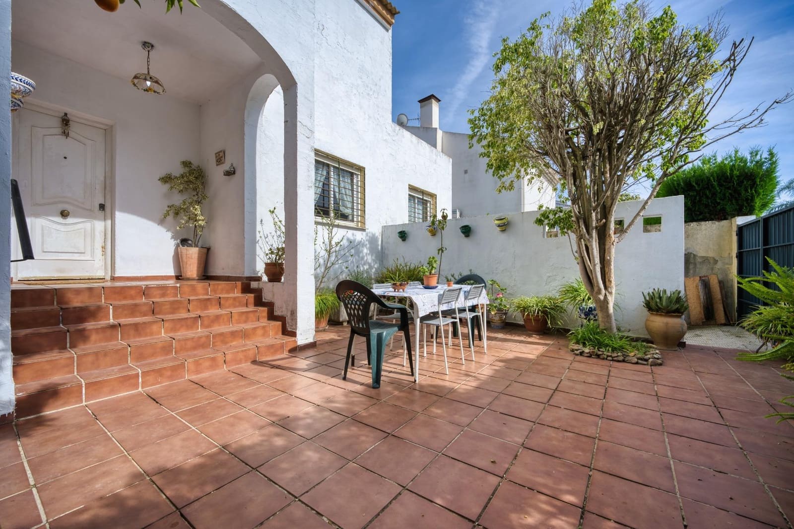 5 sovrum Villa till salu i Espartinas med garage - 380 000 € (Ref: 9804404)