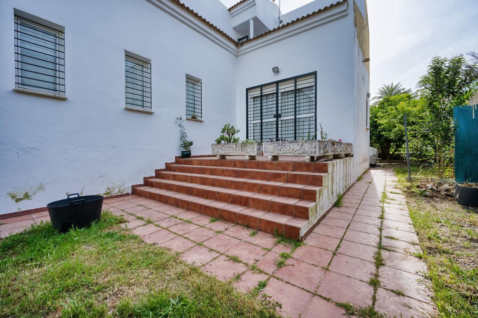 5 sovrum Villa till salu i Espartinas med garage - 380 000 € (Ref: 9804404)