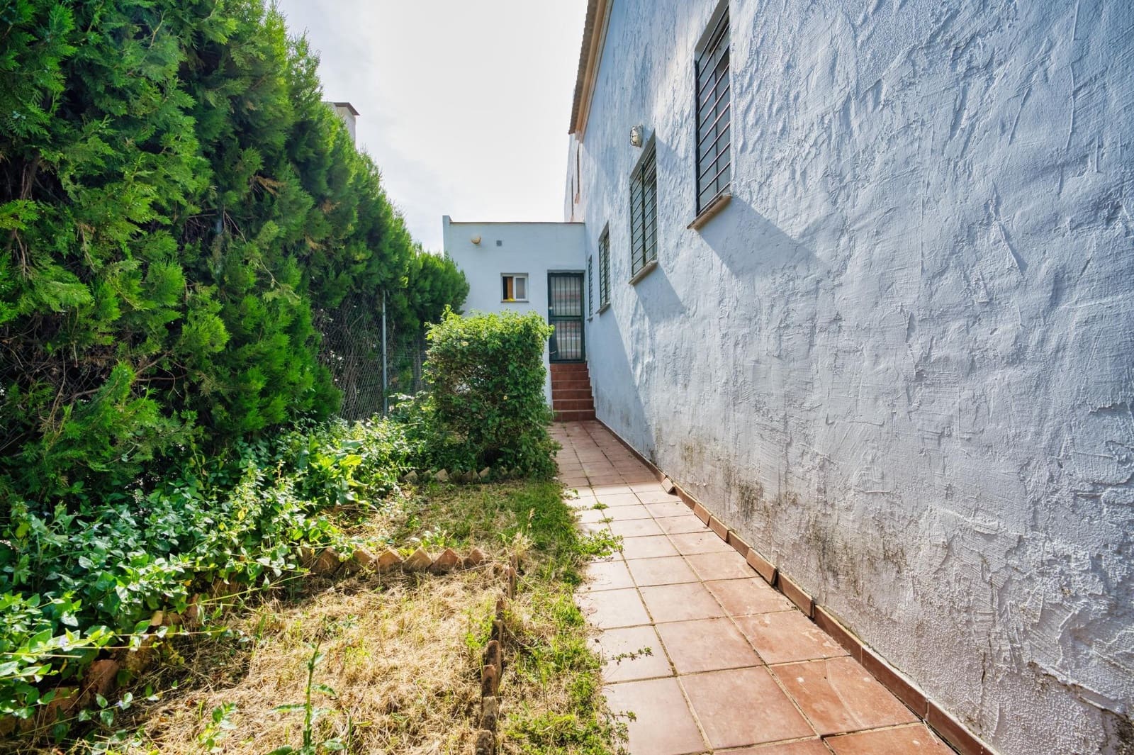 5 sovrum Villa till salu i Espartinas med garage - 380 000 € (Ref: 9804404)