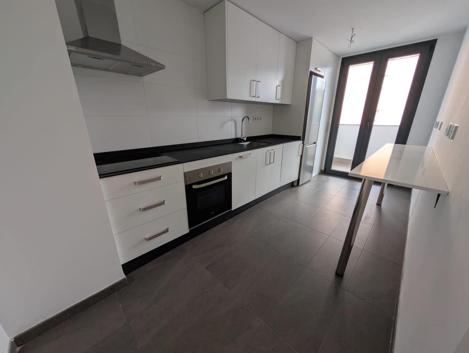 3 sypialnia Mieszkanie do wynajęcia w Camas z basenem garażem - 1 100 € (Ref: 9808078)