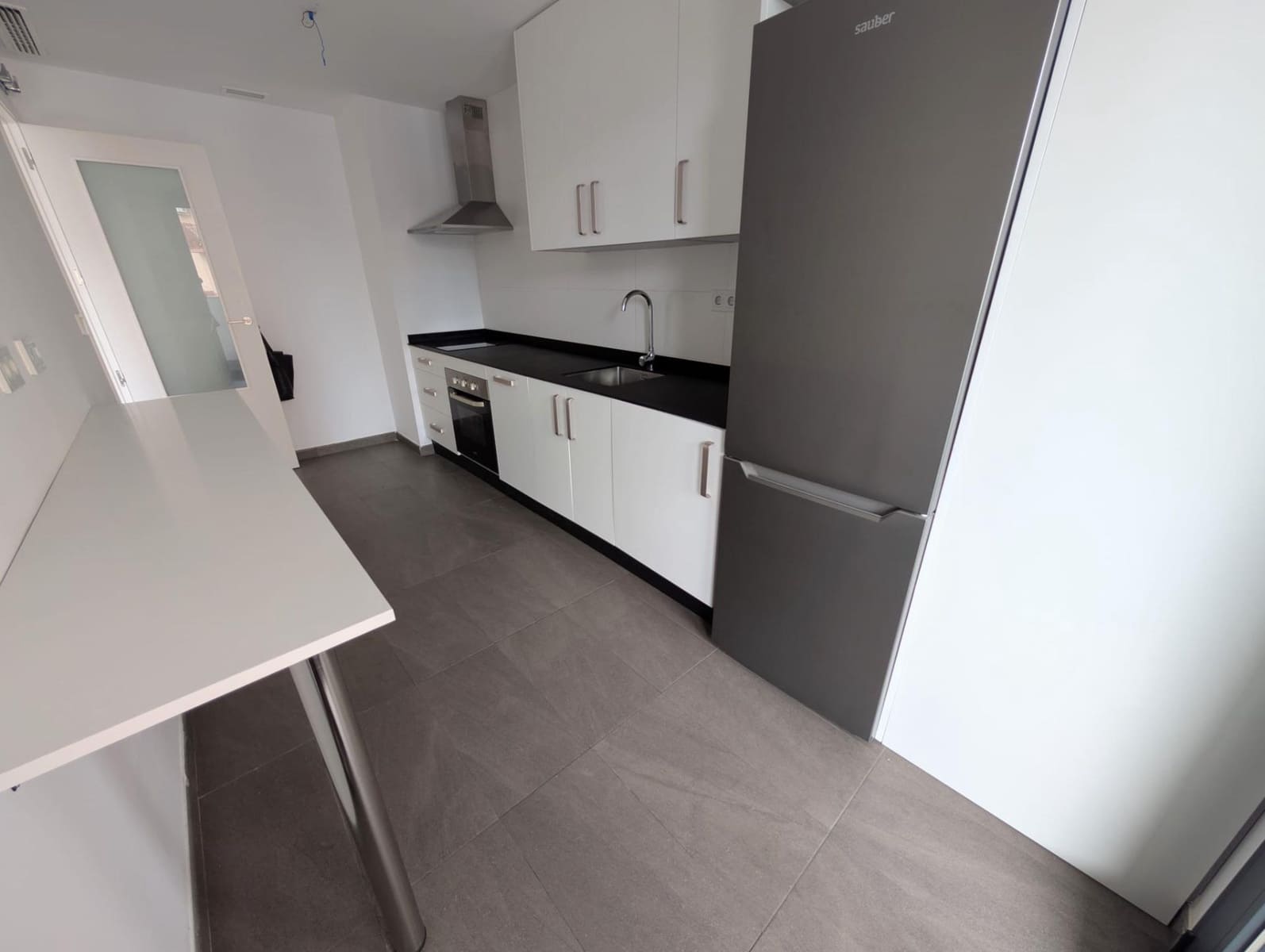 3 sypialnia Mieszkanie do wynajęcia w Camas z basenem garażem - 1 100 € (Ref: 9808078)