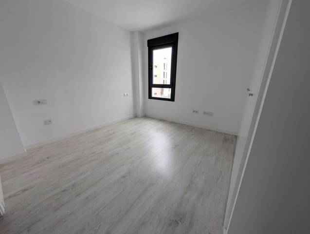 3 slaapkamer Flat te huur in Camas met zwembad garage - € 1.100 (Ref: 9808078)