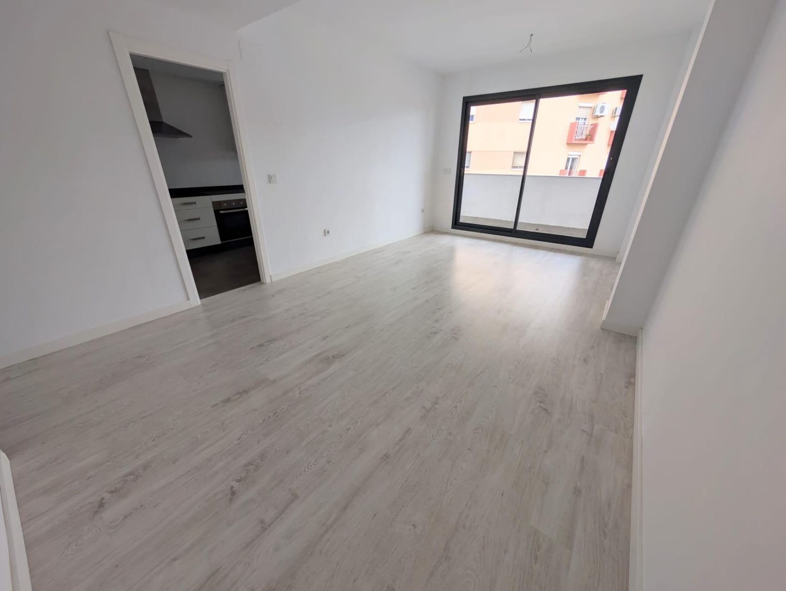 3 camera da letto Appartamento da affittare in Camas con piscina garage - 1.100 € (Rif: 9808078)