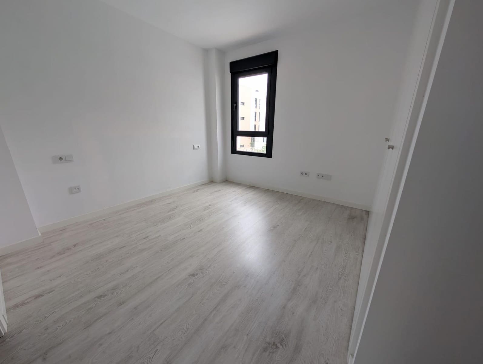 3 camera da letto Appartamento da affittare in Camas con piscina garage - 1.100 € (Rif: 9808078)