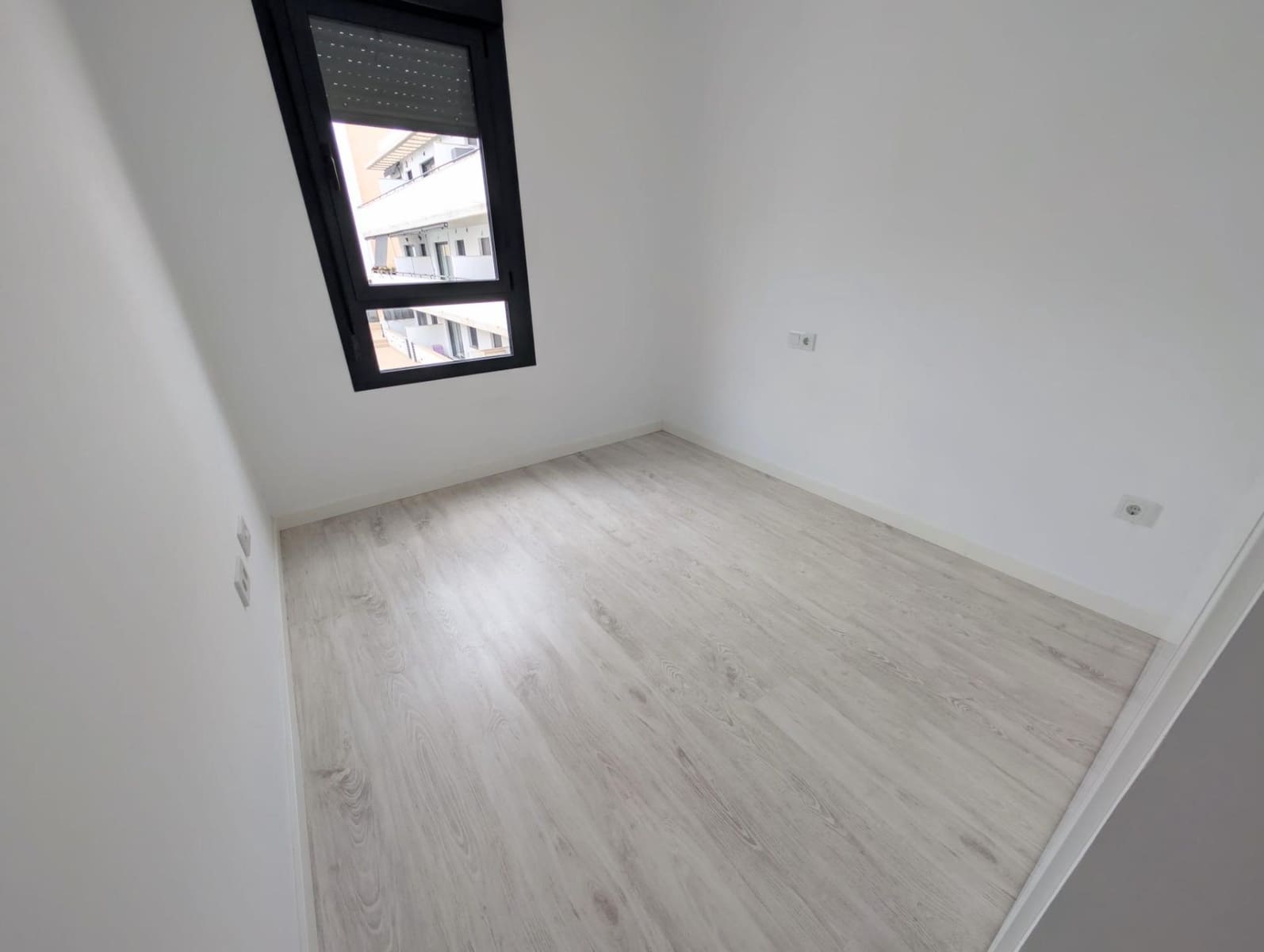 3 camera da letto Appartamento da affittare in Camas con piscina garage - 1.100 € (Rif: 9808078)