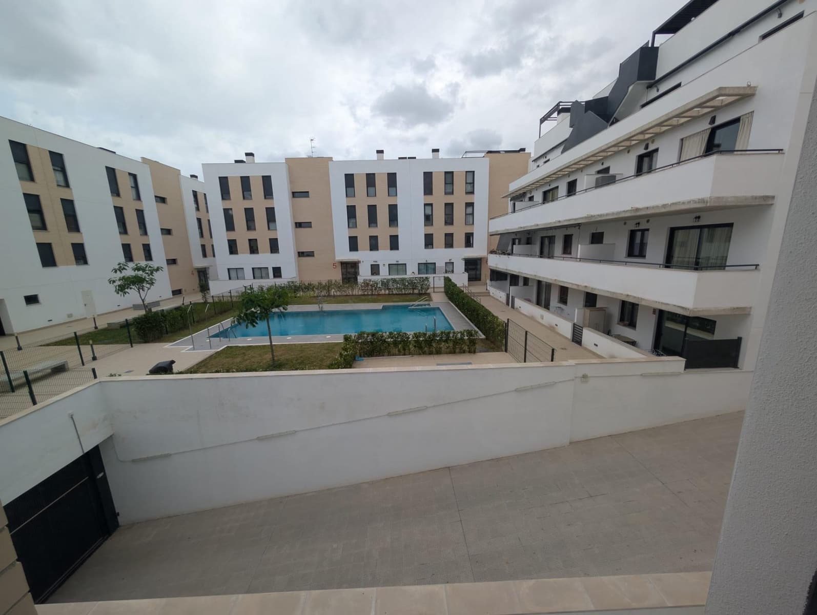 3 camera da letto Appartamento da affittare in Camas con piscina garage - 1.100 € (Rif: 9808078)