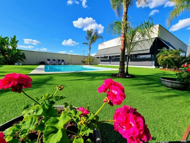 3 Zimmer Villa zu verkaufen in Carmona mit Pool - 499.000 € (Ref: 9812242)