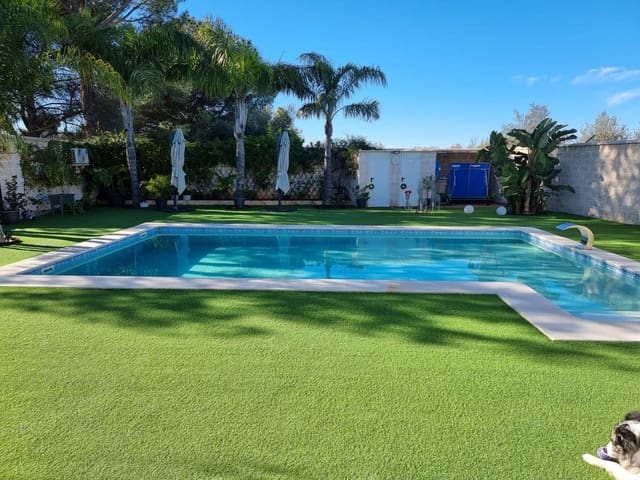 3 slaapkamer Villa te koop in Carmona met zwembad - € 499.000 (Ref: 9812242)