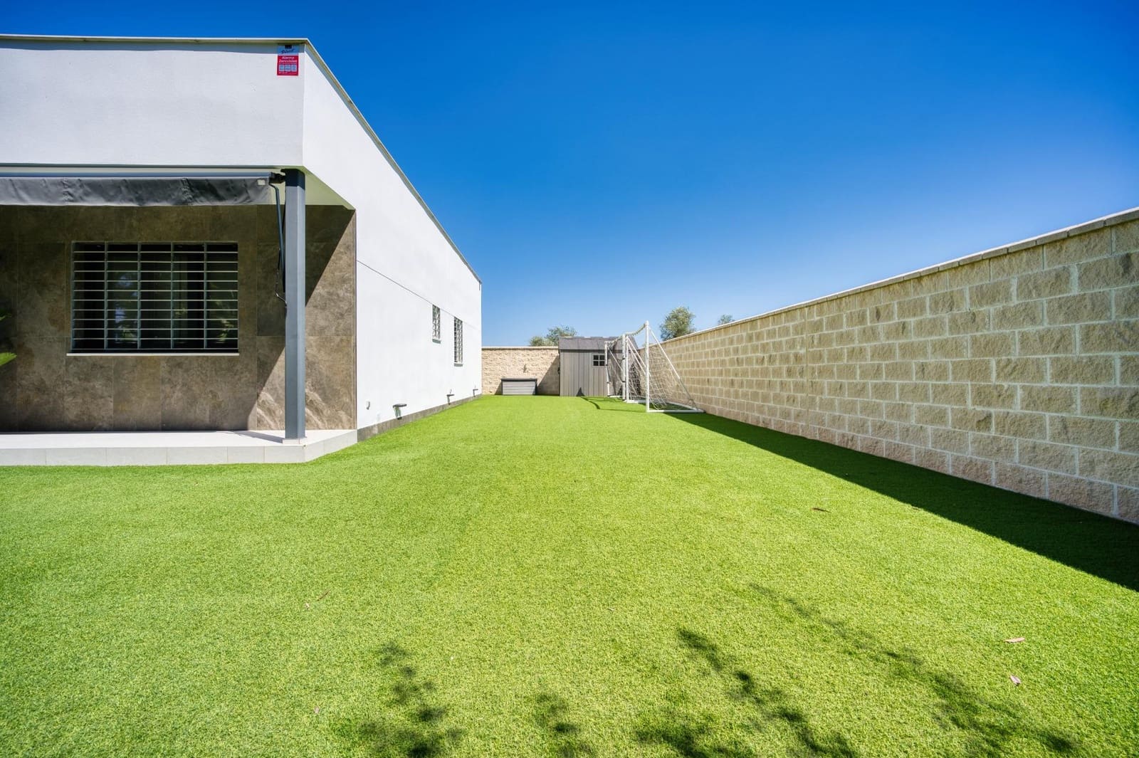 3 bedroom Villa for sale in Carmona with pool - € 520,000 (Ref: 9812242)