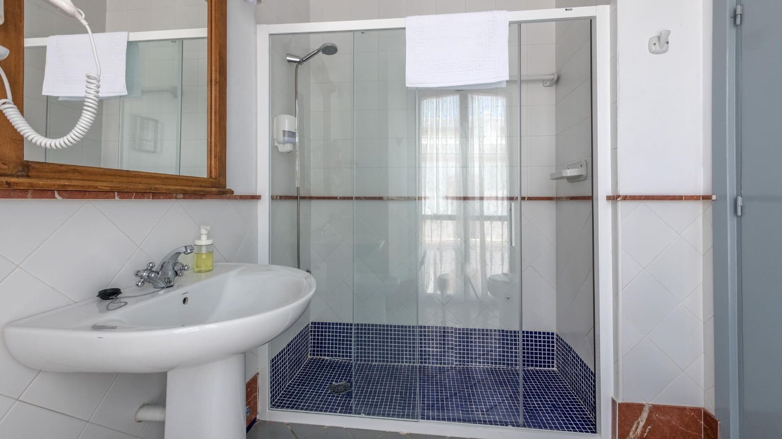 9 camera da letto Hotel in vendita in El Pedroso con piscina - 580.000 € (Rif: 9836424)