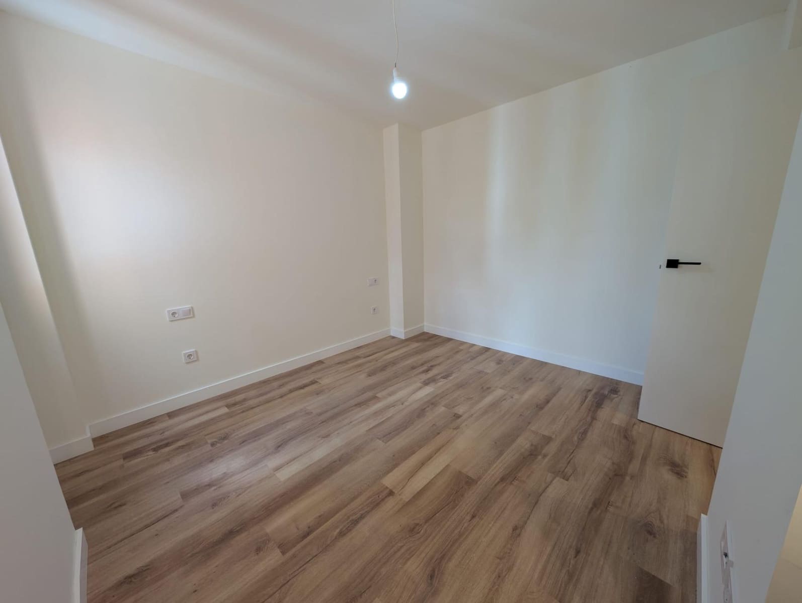 4 bedroom Flat for rent in Seville city - € 2,500 (Ref: 9861964)