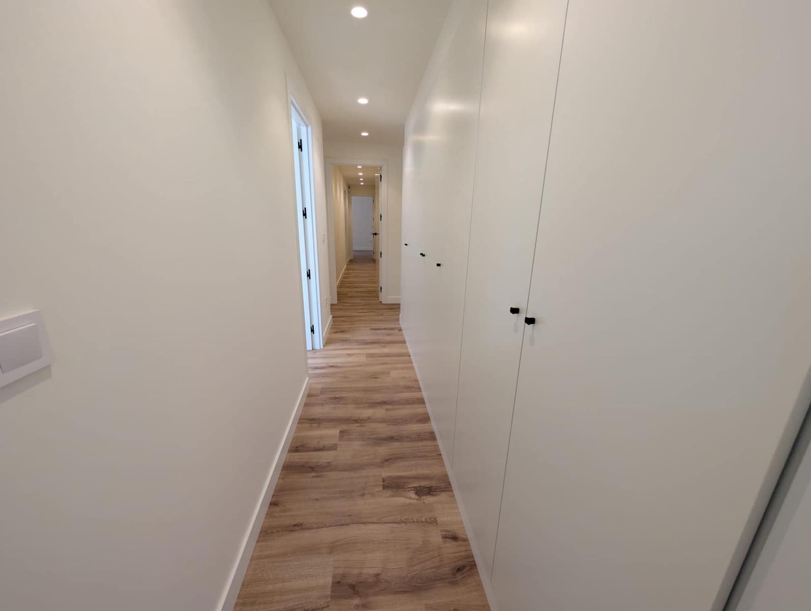 4 bedroom Flat for rent in Seville city - € 2,500 (Ref: 9861964)