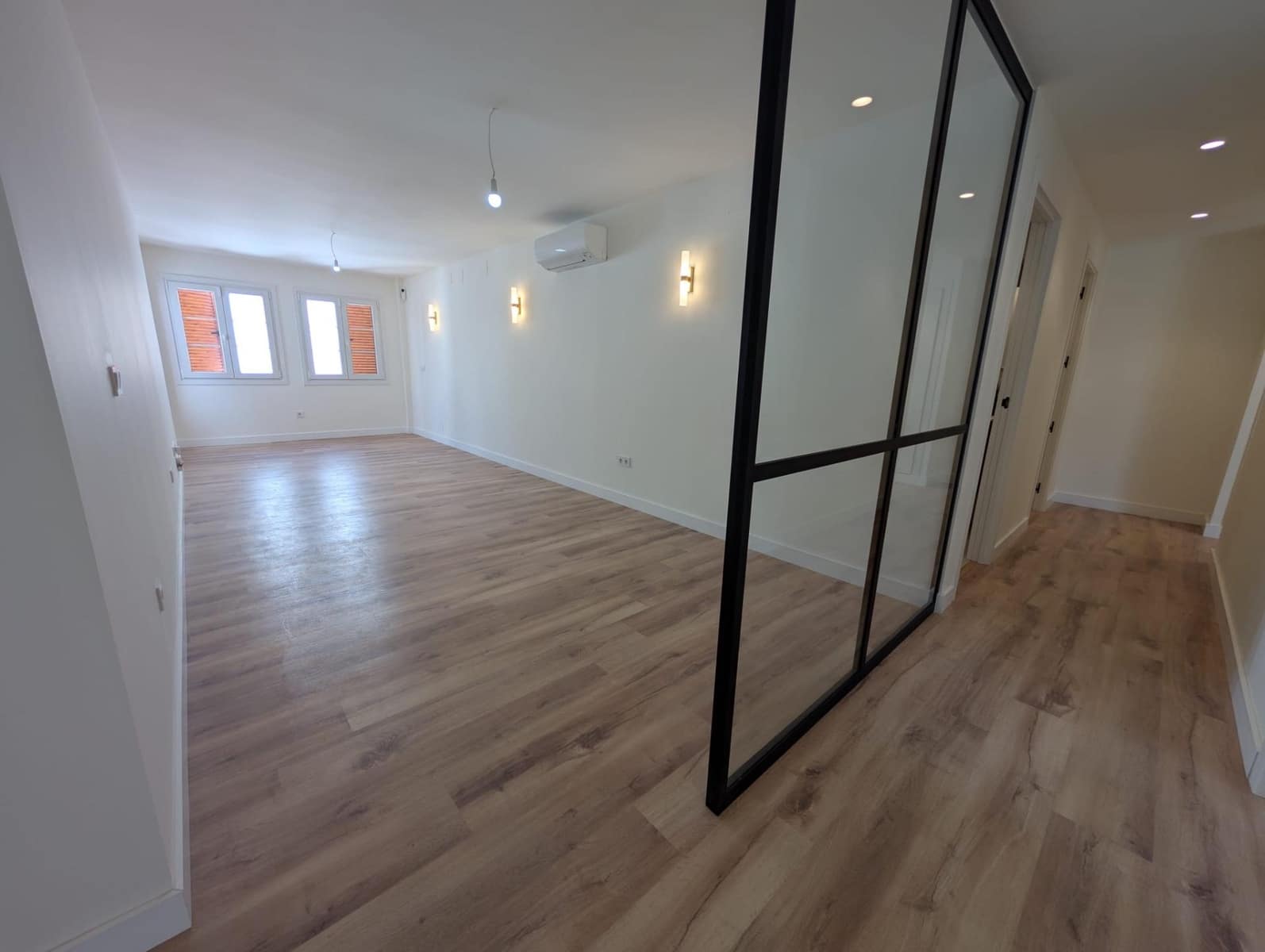 4 bedroom Flat for rent in Seville city - € 2,500 (Ref: 9861964)