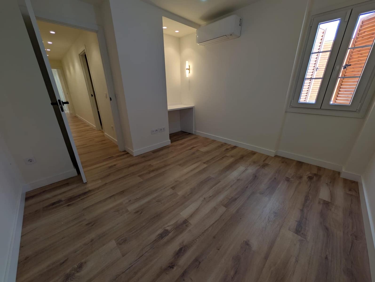 4 bedroom Flat for rent in Seville city - € 2,500 (Ref: 9861964)