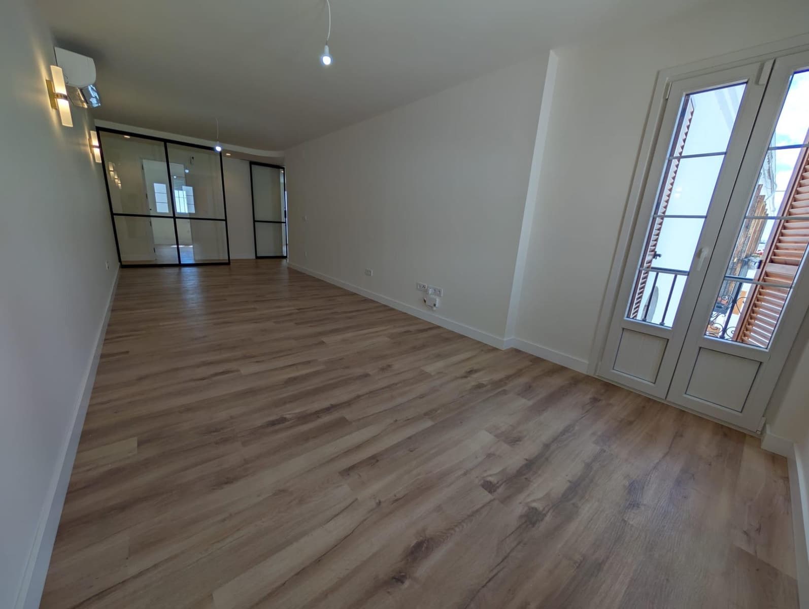 4 bedroom Flat for rent in Seville city - € 2,500 (Ref: 9861964)