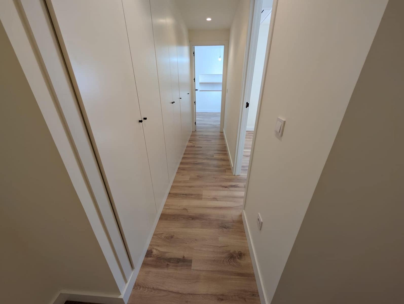 4 bedroom Flat for rent in Seville city - € 2,500 (Ref: 9861964)