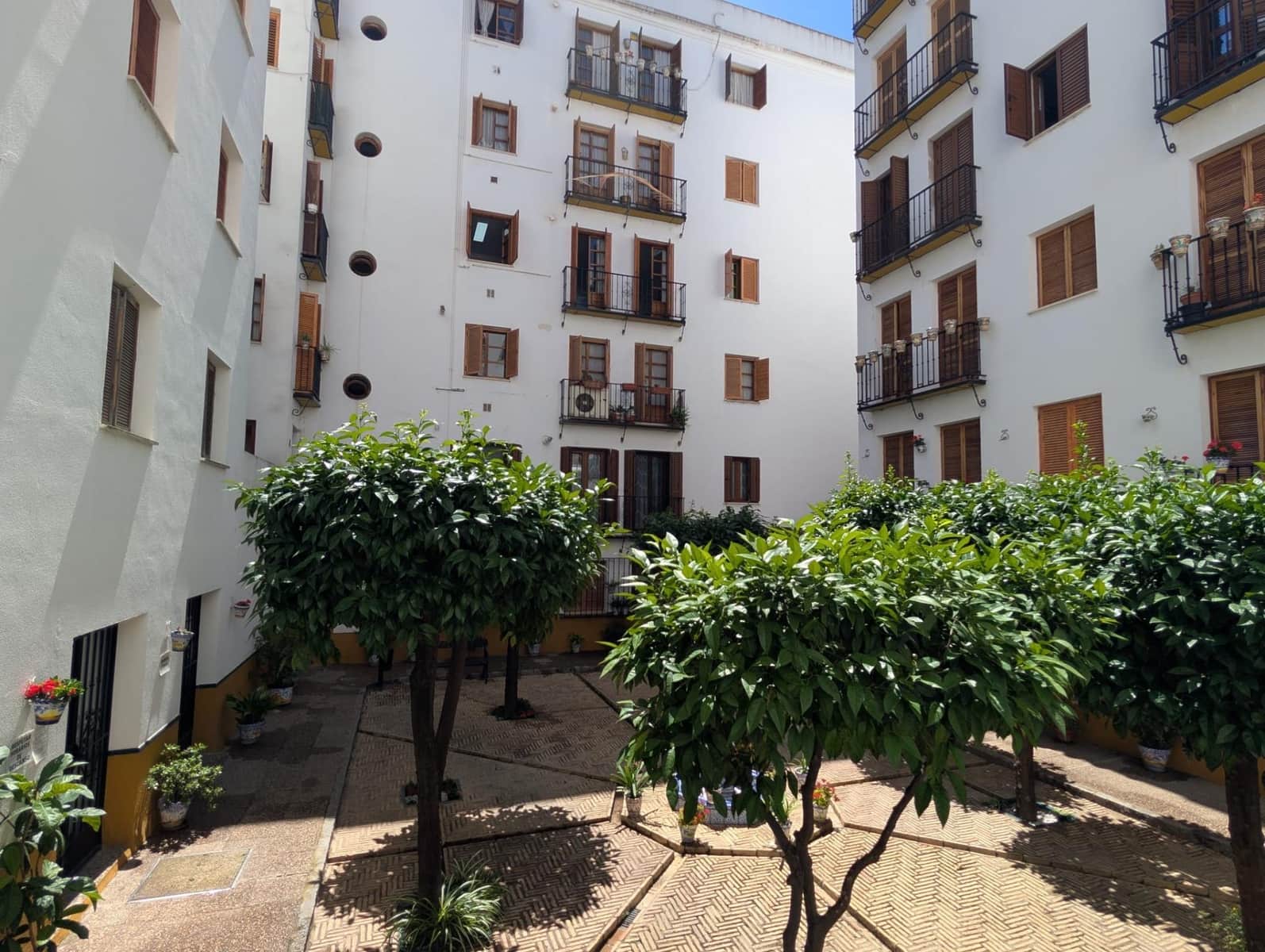 4 bedroom Flat for rent in Seville city - € 2,500 (Ref: 9861964)