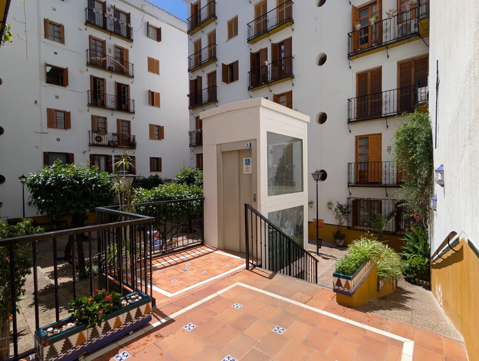 4 bedroom Flat for rent in Seville city - € 2,500 (Ref: 9861964)
