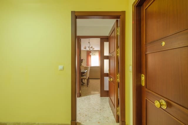 3 sovrum Lägenhet till salu i Alcalá de Guadaira med garage - 225 000 € (Ref: 9861965)