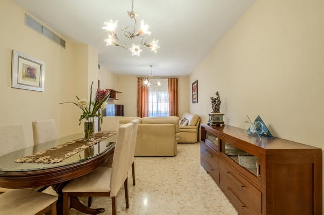 3 sovrum Lägenhet till salu i Alcalá de Guadaira med garage - 225 000 € (Ref: 9861965)
