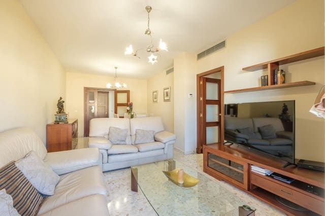 3 sovrum Lägenhet till salu i Alcalá de Guadaira med garage - 225 000 € (Ref: 9861965)
