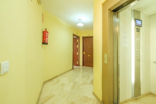 3 sovrum Lägenhet till salu i Alcalá de Guadaira med garage - 225 000 € (Ref: 9861965)