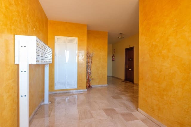 3 sovrum Lägenhet till salu i Alcalá de Guadaira med garage - 225 000 € (Ref: 9861965)