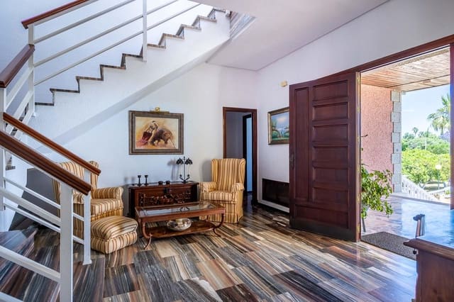 7 slaapkamer Finca/Landhuis te koop in Sanlúcar la Mayor met zwembad garage - € 1.245.500 (Ref: 9861966)