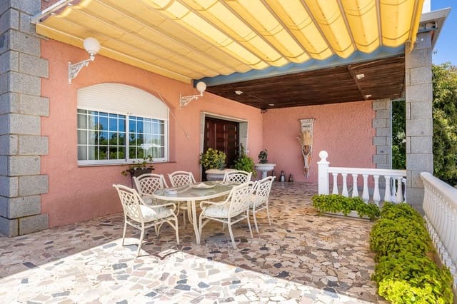 7 slaapkamer Finca/Landhuis te koop in Sanlúcar la Mayor met zwembad garage - € 1.245.500 (Ref: 9861966)